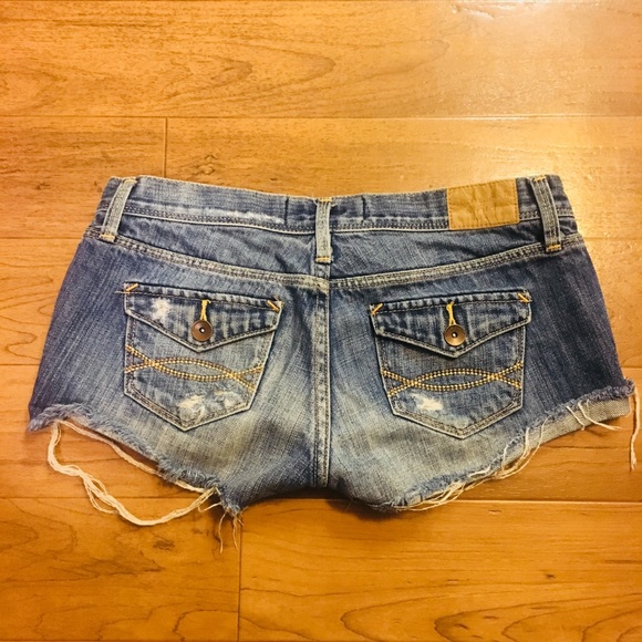 🔐Abercrombie & Fitch shorts🔐 - Picture 2 of 4